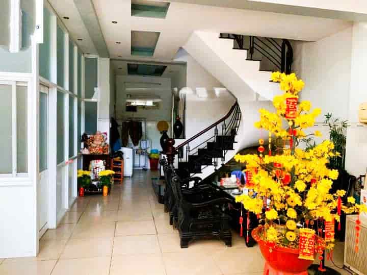 BÁN NHÀ 3 TẦNG MẶT TIỀN KDC ÊM ĐỀM LINH XUÂN ĐƯỜNG SỐ 6 THỦ ĐỨC