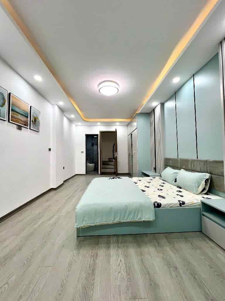 Nhà Định Công, Phương Liệt, DT:33m2, giá hơn 5tỷ, 30m ra oto tránh