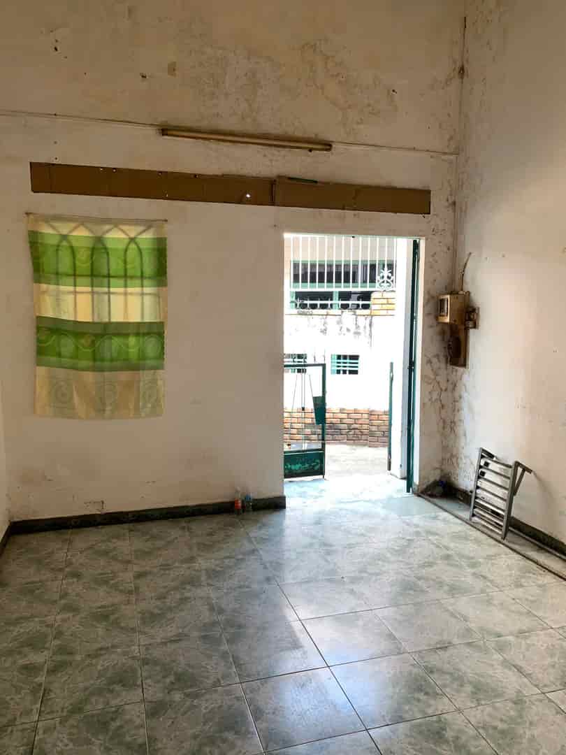 Cơ hội sở hữu Nhà cấp 4 Giá tốt, gần sân bay, sổ riêng, tiện ích đầy đủ, Gò Vấp