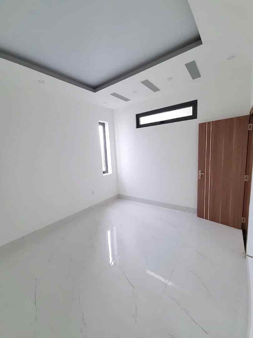 Bán nhà trệt 2 lầu, công viên 480m2 phía sau nhà