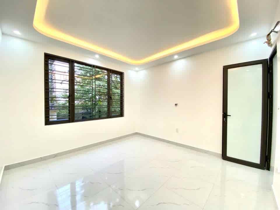 Chính chủ cần bán gấp nhà gần thị trấn Trạm Trôi, 43m2, 4 tầng, nhà mới đẹp, ở luôn