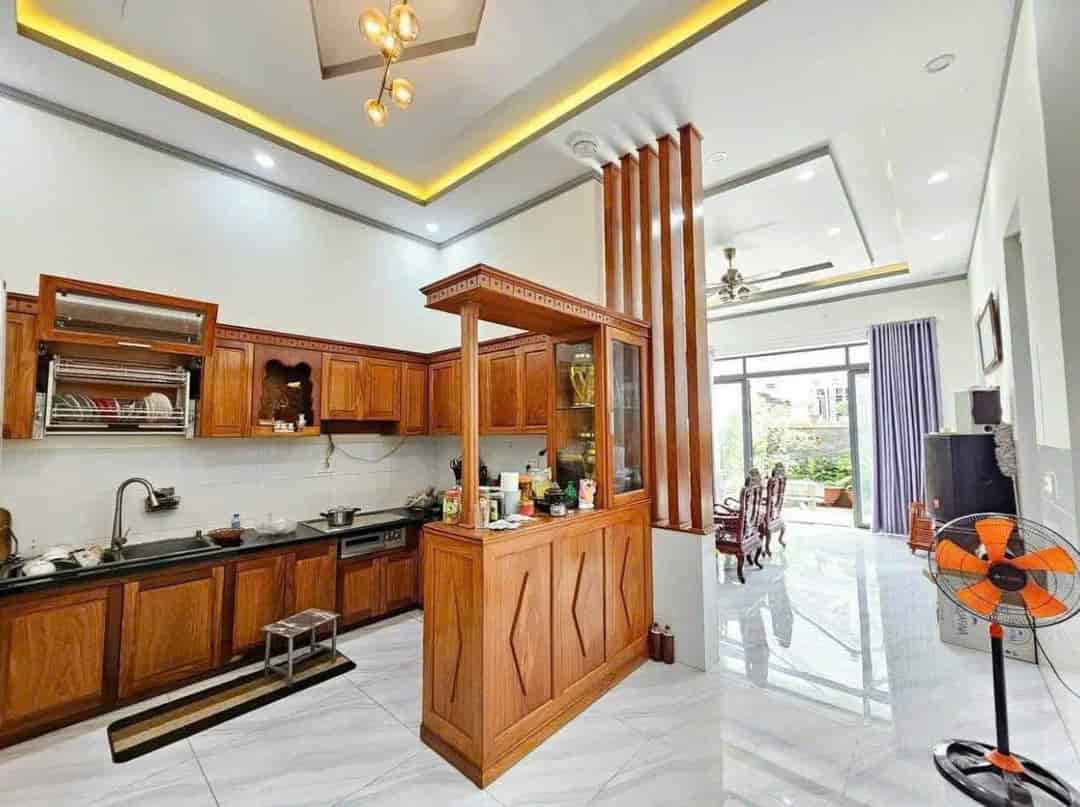 Cần bán gấp nhà mặt đường 28 phường LONG THẠNH MỸ. Q9,60m2..,3tầng,4,2 tỷ đường ô tô 6m