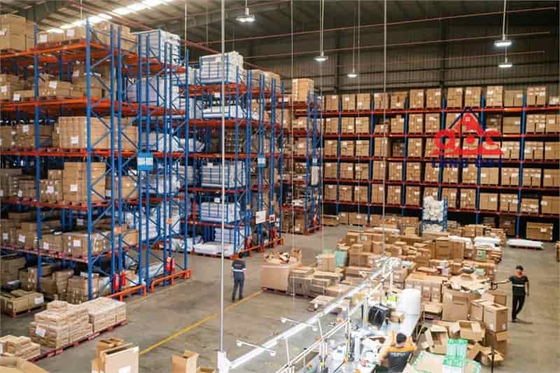 Kho chứa hàng, lưu trữ, cho thuê thời gian linh hoạt. trang bị hệ thống giám sát tân tiến