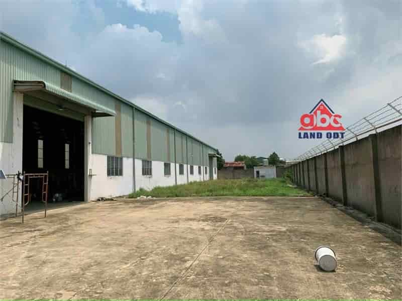 Nhà xưởng kiên cố thu hút đầu tư sản xuất linh hoạt nhiều ngành nghề. trống xưởng