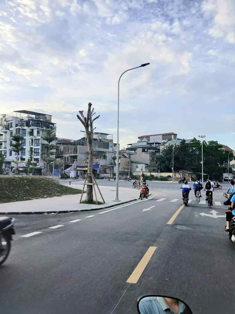 Bán nhà, Ngọc Thuỵ, Long Biên, 45m, 4 tầng, giá nhỉnh 6 tỷ, nhà đẹp, xây chắc chắn, full nội thất