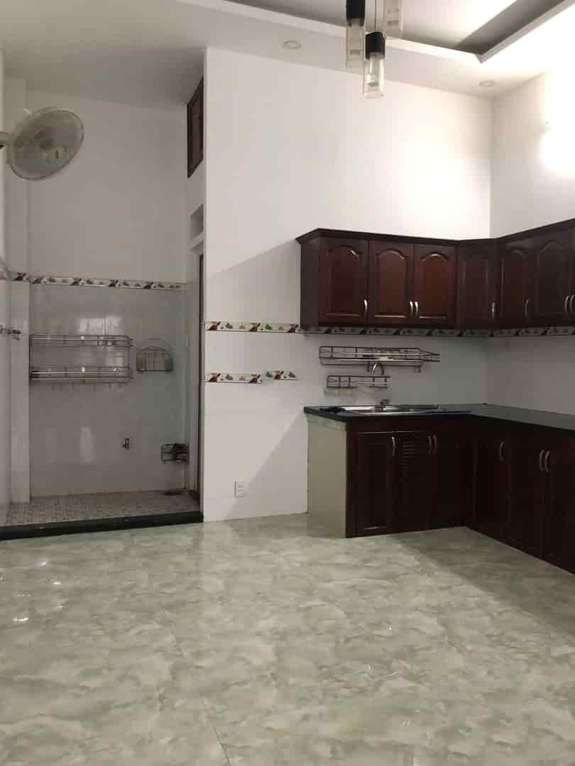 Bán nhà 40m2 đường Quang Trung, phường 10, Gò Vấp, cách chợ hạnh thông tây 300m, giá 2 tỷ 180