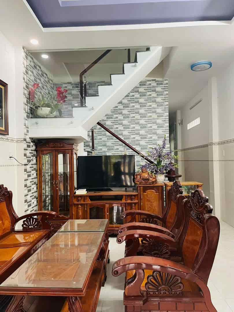 Cần tiền bán nhà Tam Bình Tam Phú Thủ Đức DT 70m2 Giá 2,7 tỷ lh@932861530 Vân