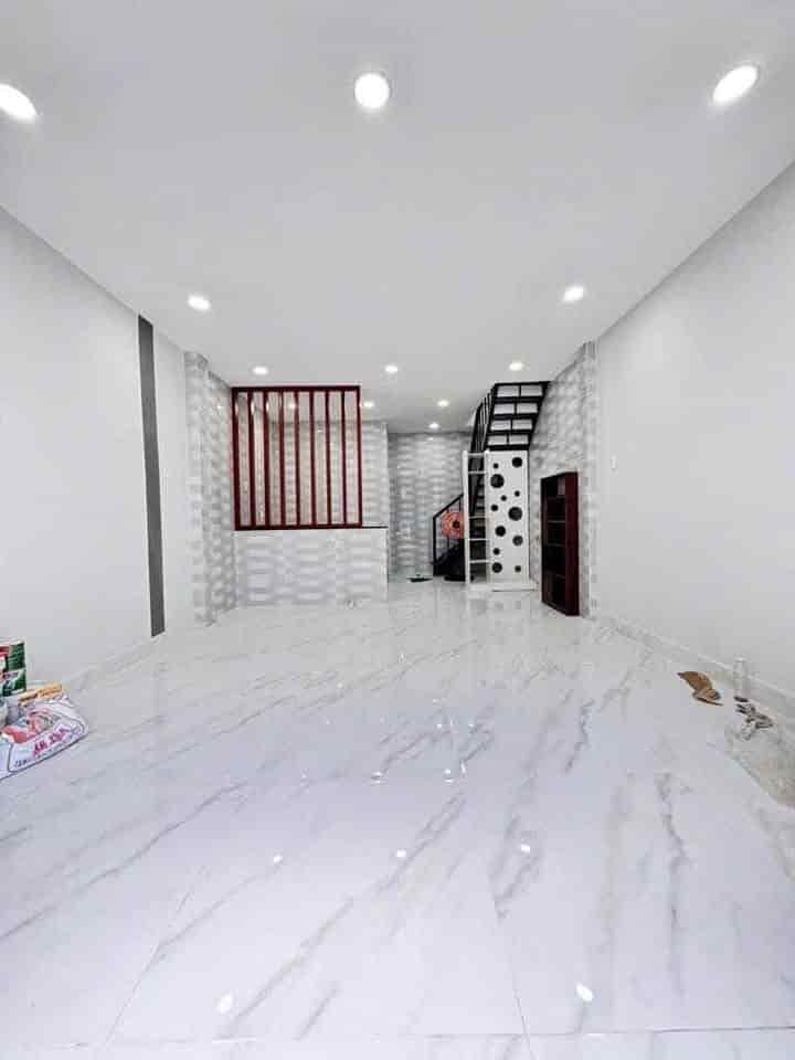 Cần tiền bán nhà Nguyễn Thị Thập Tân Phong  Quận 7 DT 70m2 Giá 2,4 tỷ Lh@932861530 Vân