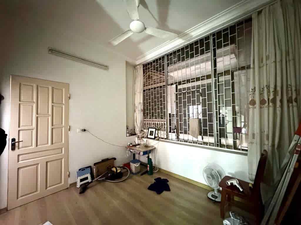 Bán nhà giáp bát 5 tầng dân xây lô góc ô tô thông hoàng mai