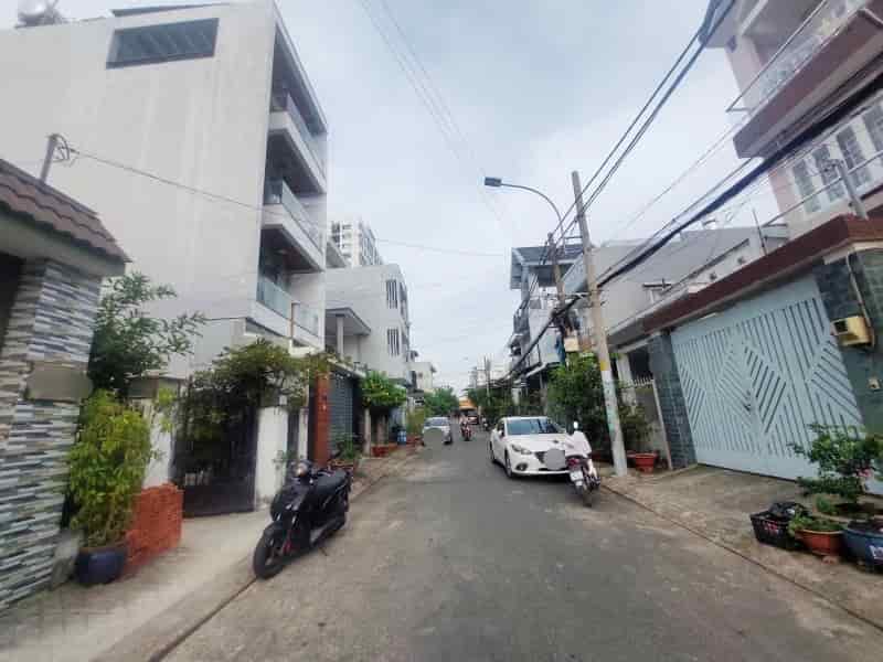 Bán nhà 3 tầng, 4PN, 134m², 8.8 tỷ, Linh Tây, Thủ Đức