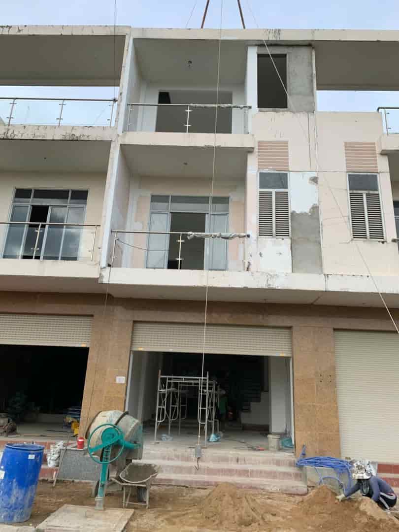 Bán nhà 1 trệt 2 lầu Tam Phước, Biên Hoà giá ngộp 3.7 tỷ sát KCN