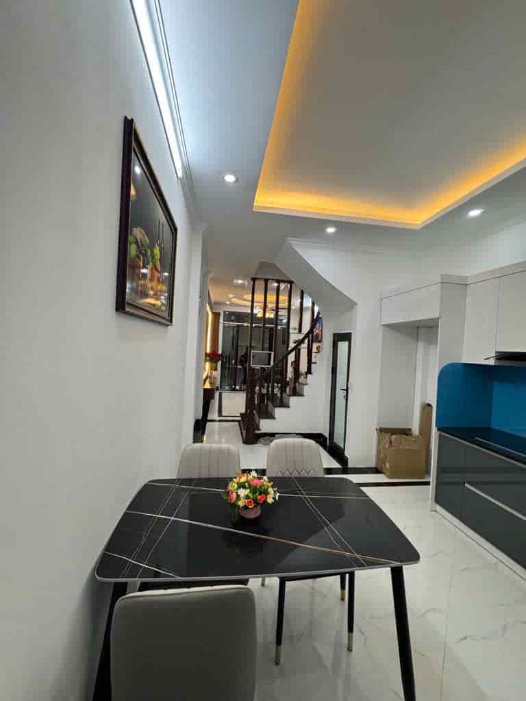 Bán nhà 4 tầng, 6 phòng, tặng hết nội thất, 42m², Minh Khai - Hai Bà Trưng - 7.78 tỷ