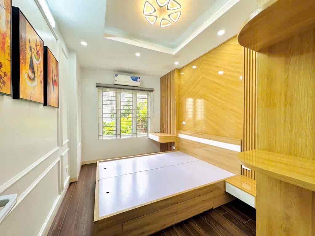 Bán nhà 37m², 5 tầng, 8 phòng full nội thất, 6.3 tỷ, Trương Định sổ riêng