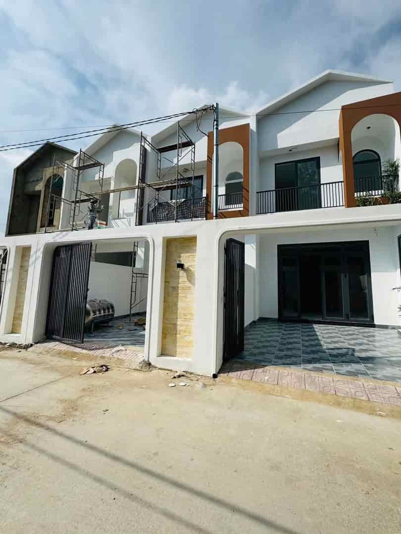 DÃY NHÀ 4 CĂN NGAY CHỢ THẠNH PHÚ, CÁCH CÂY XĂNG 26 CHỈ 15 PHÚT DI CHUYỂN