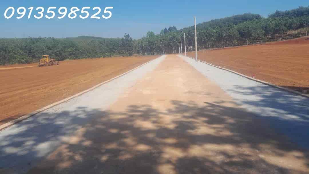 Bán Đất Trung Tâm Huyện, 250m2, sổ sẵn 100m2 thổ cư, 280tr ngân hàng cho vay 1 nửa