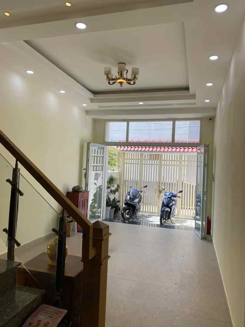 Bán nhà 65m2, 4 tầng, 3PN, 4WC, Linh Trung, Thủ Đức 5.99 tỷ