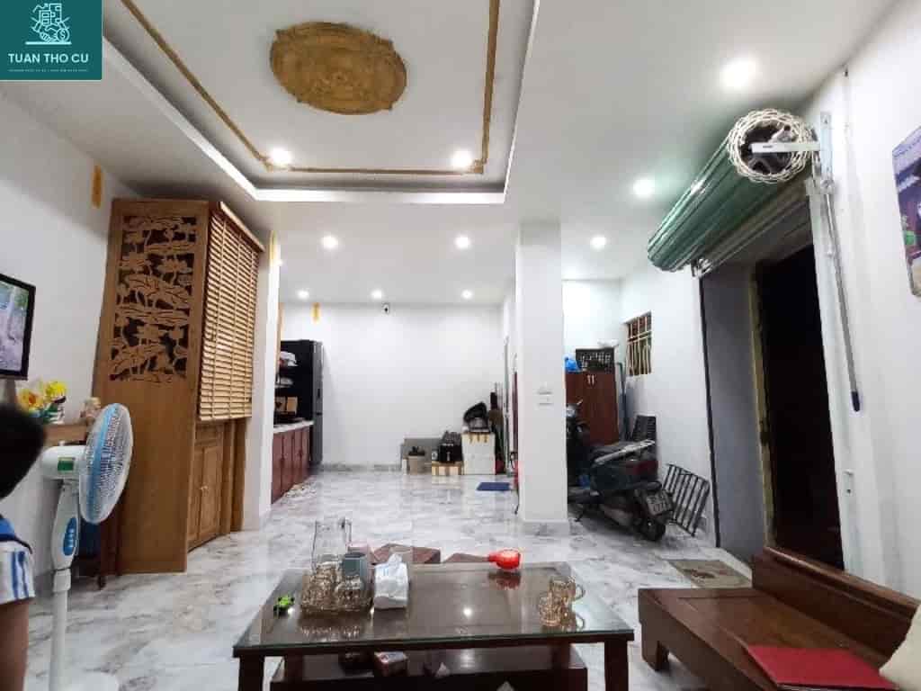 Bán Nhà phố Hưng Phúc, 1 bước ra phố, View hồ , 5 tầng TK Đẹp, 50m2, 6.4 tỷ