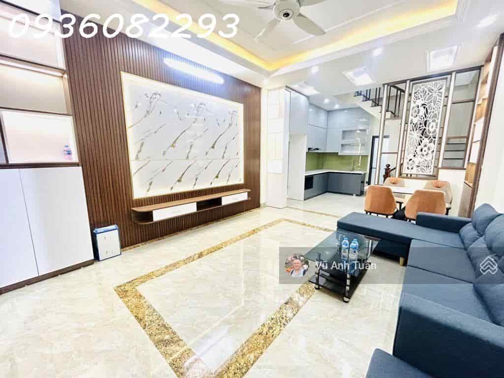 Bán nhà Ngõ 192 Tam Trinh, 40m2 , 2 Thoáng, Ngõ Nông, Gần Phố, Nội Thất Đẹp, 4 Ngủ, 5.45 tỷ