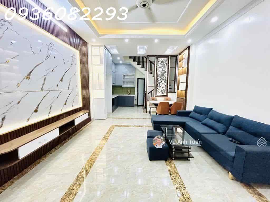 Bán nhà Ngõ 192 Tam Trinh, 40m2 , 2 Thoáng, Ngõ Nông, Gần Phố, Nội Thất Đẹp, 4 Ngủ, 5.45 tỷ