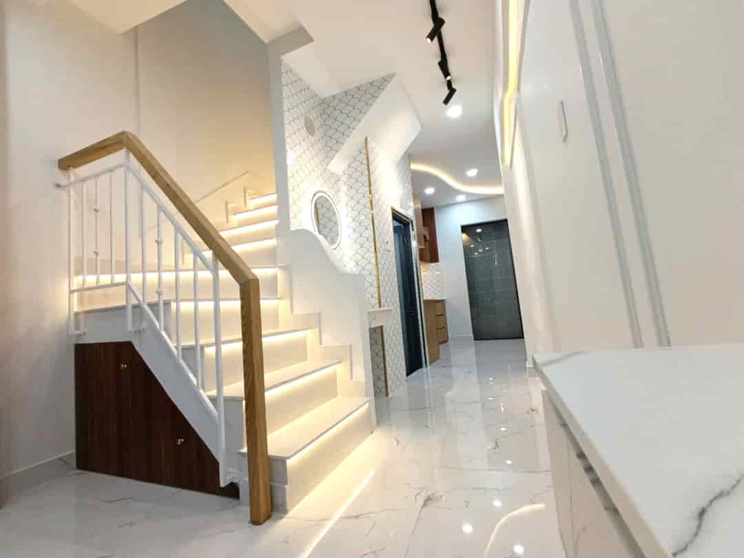 BÁN NHÀ 2 TẦNG, 35M2, NGÕ HOÀNG SĨ KHẢI, QUẬN 8, GIÁ 3 TỶ - VỊ TRÍ VÀNG, SỔ ĐỎ CHÍNH CHỦ