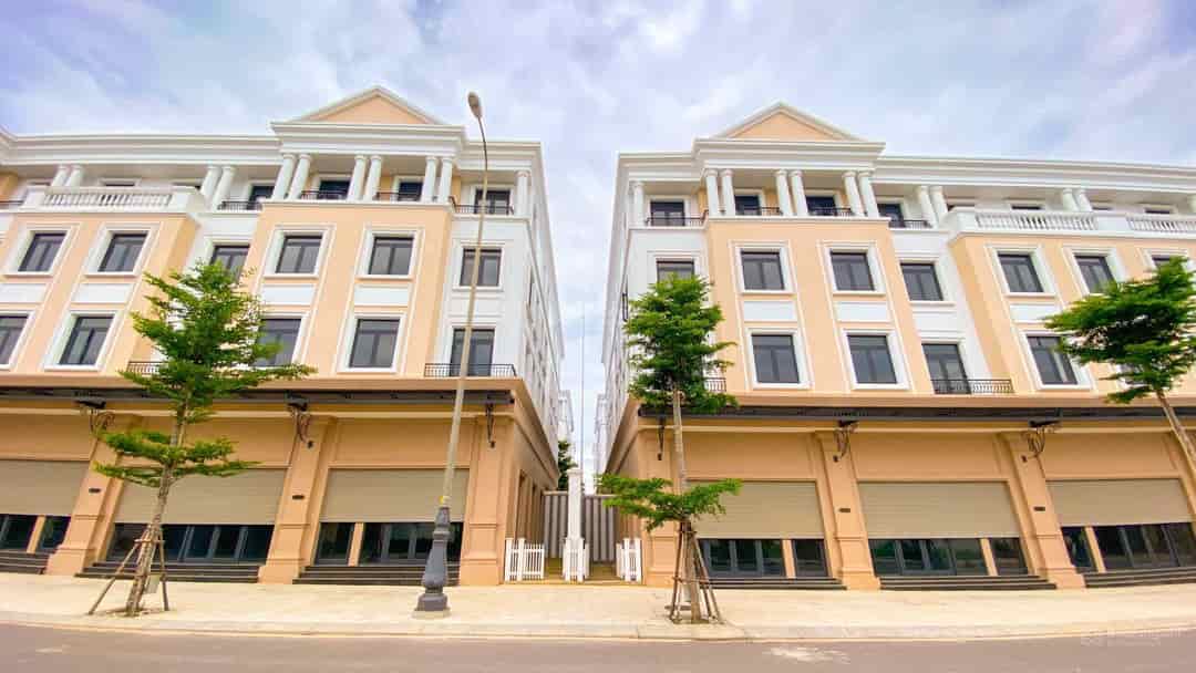 Bán lại căn shophouse mặt tiền đường Đại Cồ Việt Vincom Quảng Trị