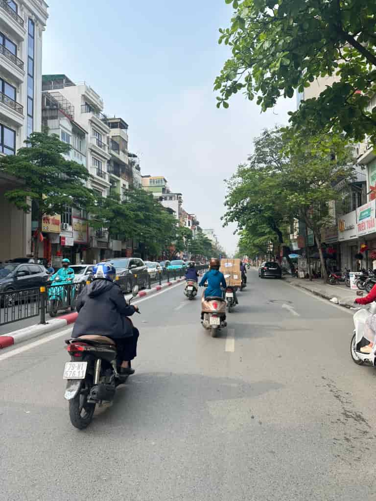 ĐẠI BÃO BẤT ĐỘNG SẢN TÔN ĐỨC THẮNG CĂN NHÀ KHIẾN CẢ PHỐ PHẢI NGOẢNH NHÌN