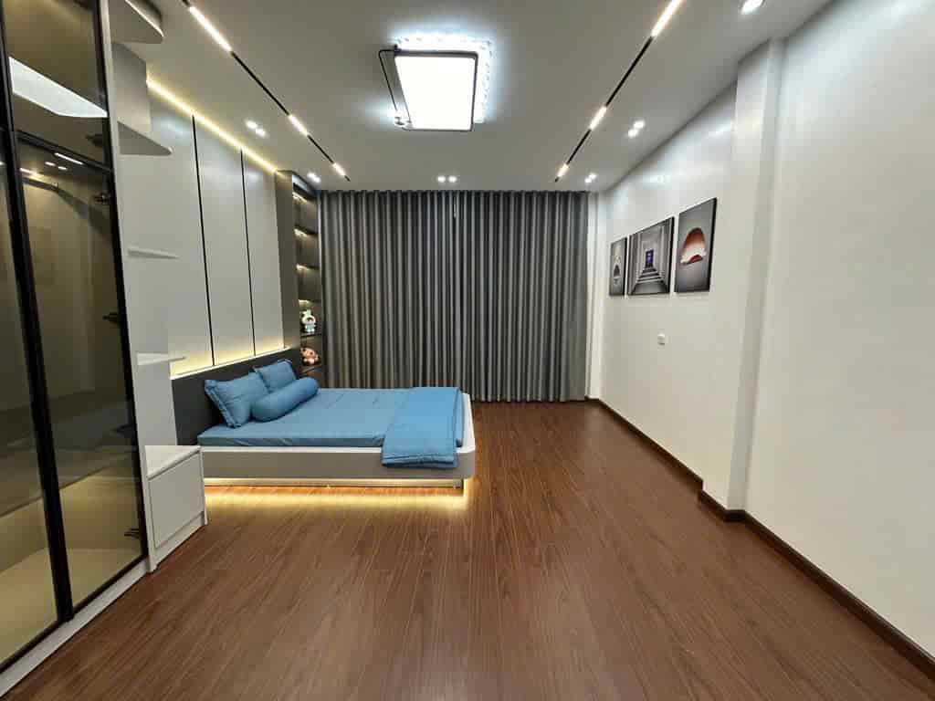 Bán nhà Cự Lộc, Láng, Ngã Tư Sở, 32m2, nhỉnh 7 tỷ, đẹp lung linh, ở ngay, vị trí đắc địa