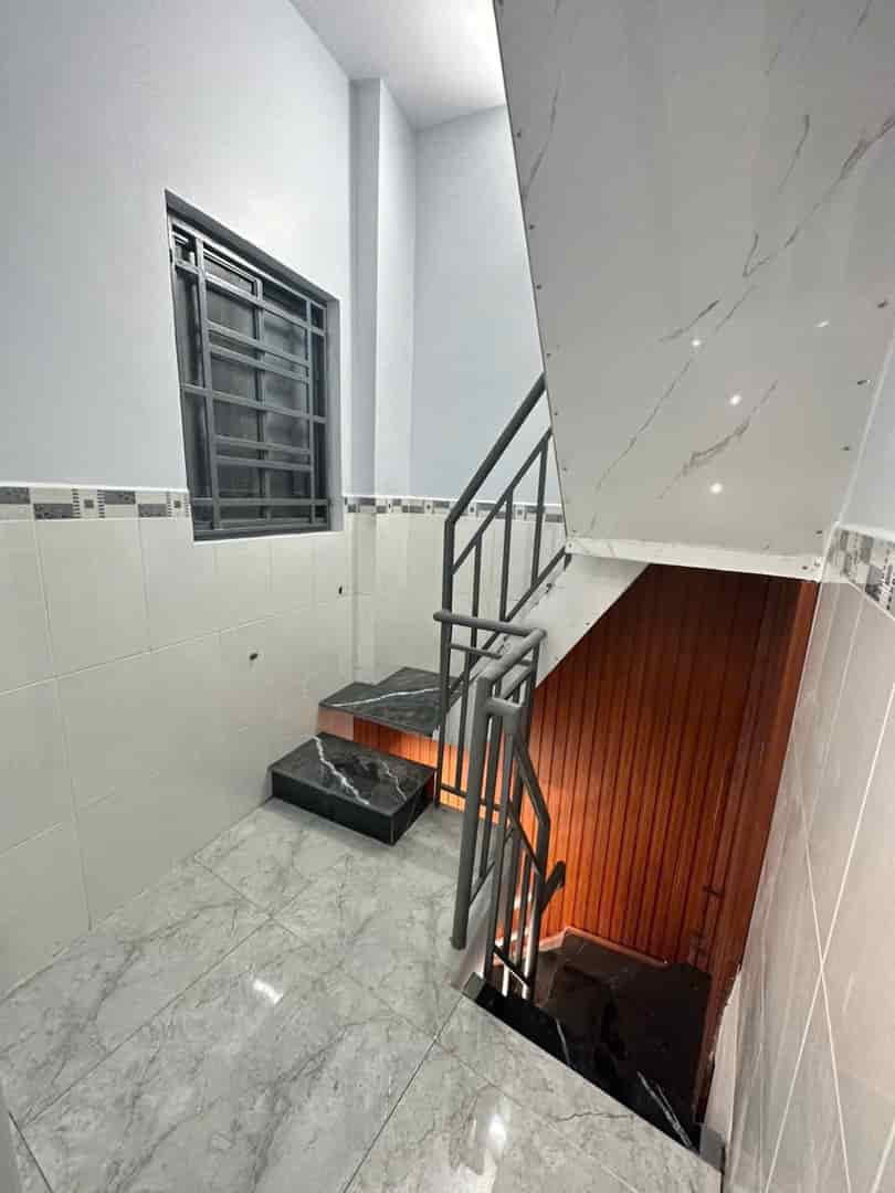 SÁT MẶT TIỀN XE HƠI 20M 3 TẤM HƠN 1 TỶ