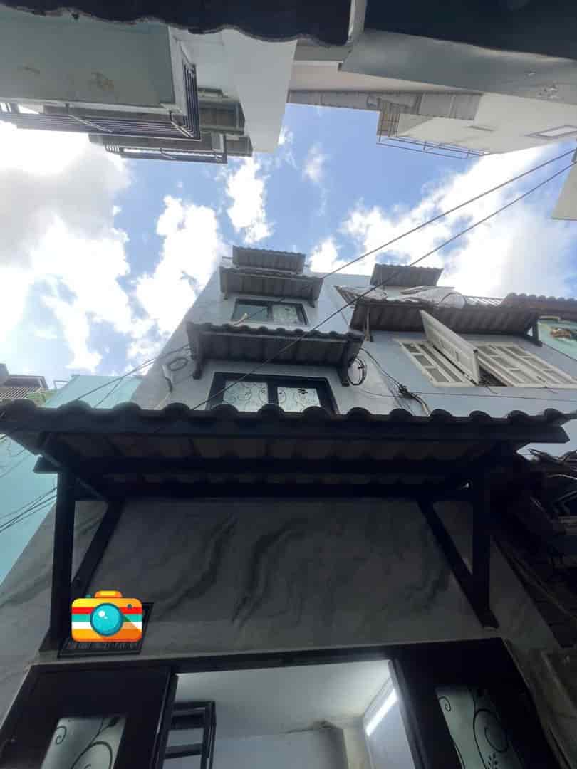 SÁT MẶT TIỀN XE HƠI TẢI 
TRUNG TÂM Q4  CÓ 1 TỶ