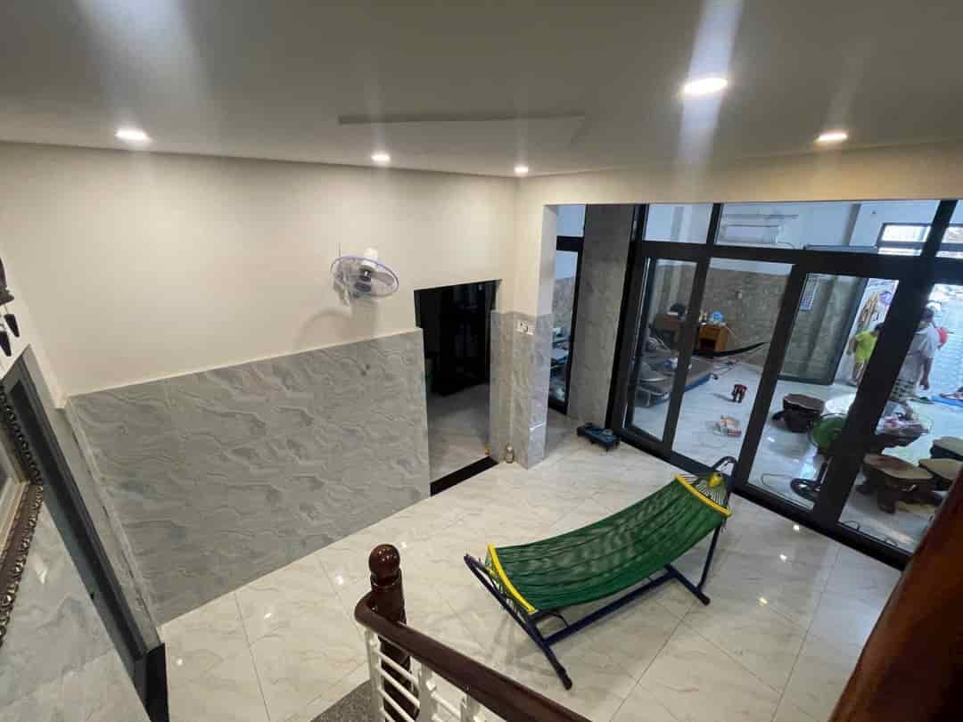 Bán Nhà Sát Mặt Đường Ngay TT Phường Tam Bình Tp Thủ Đức, hơn 81m2 sổ riêng hoàn công đủ, nhà mới vào ở ngay