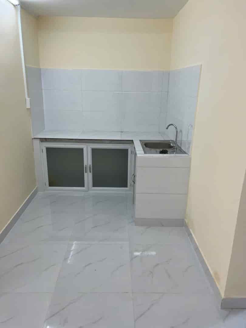 Bán Đất Tặng Ngay căn nhà cấp 4 DT siêu rộng, vừa ở vừa làm kho, KD cách chợ Hiệp Bình hơn 100m