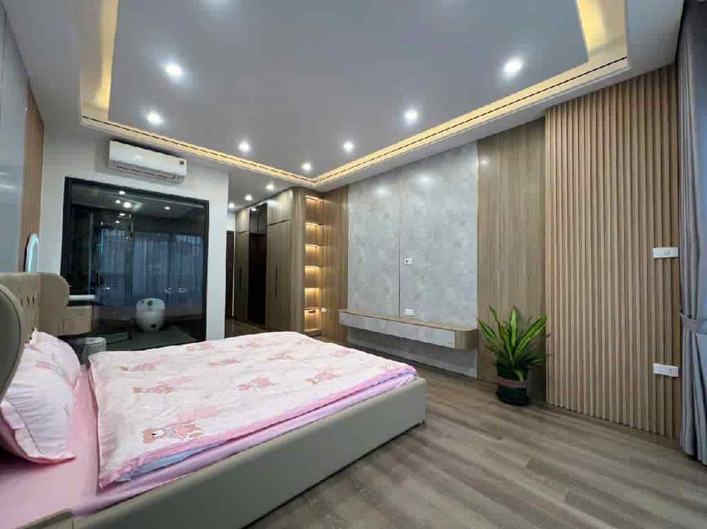 Bán nhà Khương Trung, 42m², ô tô lùi cửa, giá chỉ 6.72 tỷ