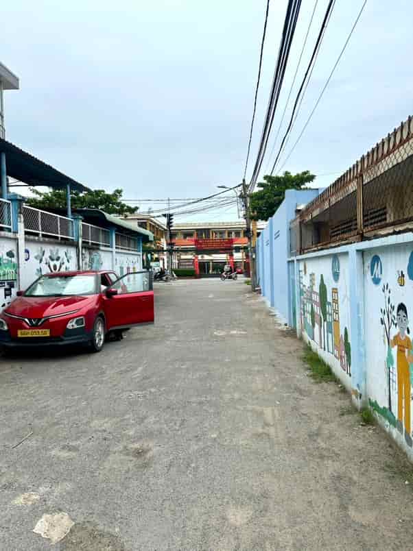 Nguyễn Duy Trinh chợ Long trường 120m2 sát đông Tăng long sổ vuôn xe hơi đổ cửa