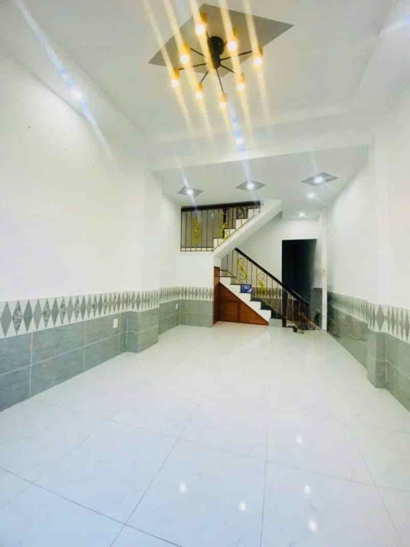 Bán nhà 2 tầng, 42m², 2PN, 2WC, Linh Tây, Thủ Đức, 3.3 tỷ