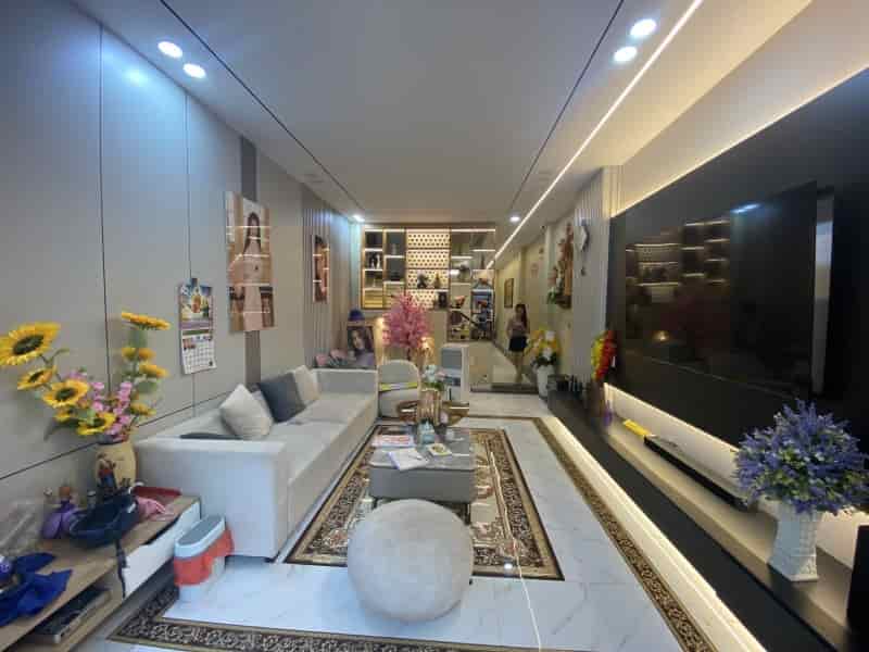 Bán nhà 3 tầng, 4PN, 5WC, 68m², 8.15  tỷ, Q.9, sổ hồng