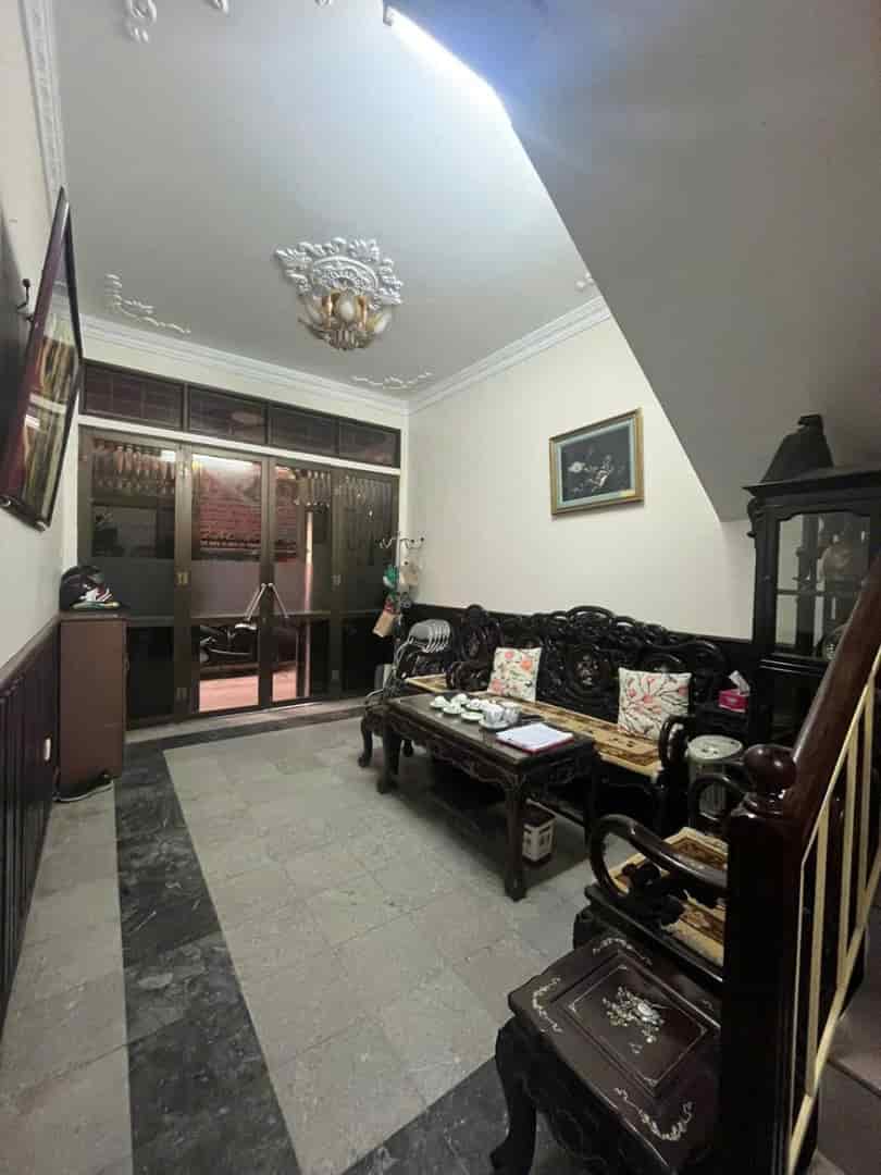 Nhà dân xây, lô góc 37m x 4t, phố Ngọc Khánh, ô tô đỗ cửa, kinh doanh, giá 11.6 tỷ