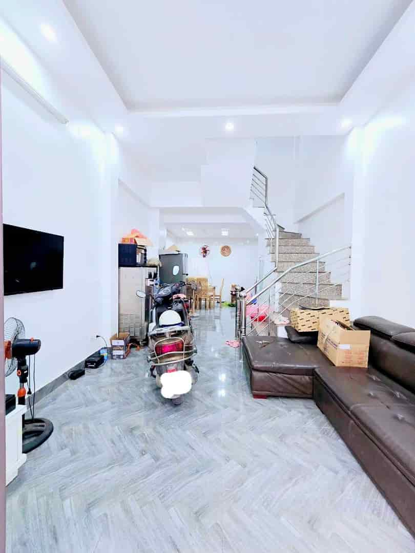 Nhà tự xây 37m Phúc Lợi, an ninh tốt ngáy cả đêm, trường chợ bao quanh, 5 tỷ lớn
