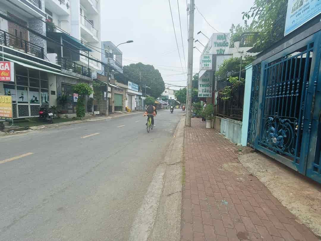 Mặt tiền đường Hồ Bá Phấn, Phước Long A, Thủ Đức 175m2, 19 tỷ hơn