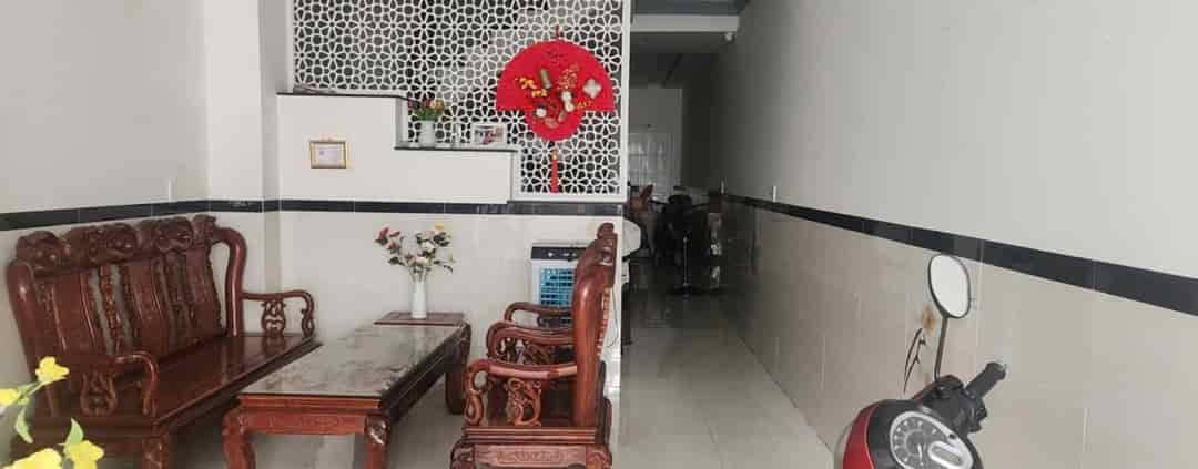 Chính chủ bán nhà 3 tầng mặt phố , 4 PN ngay trung tâm hành chính BRVT