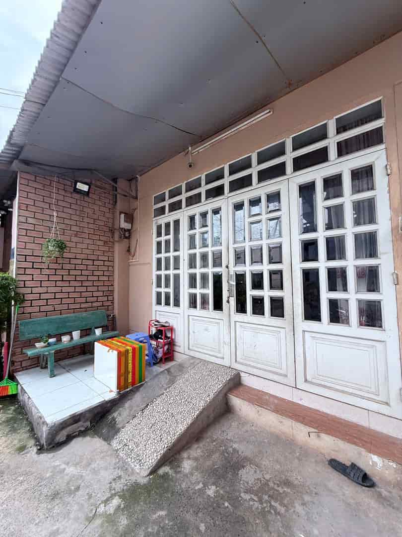 Nhà hẻm xe hơi, Hồ Bá Phấn, Phước Long A gần 80m2, chỉ nhỉnh xíu 6 tỷ, sát tuyến Metro Phước Long