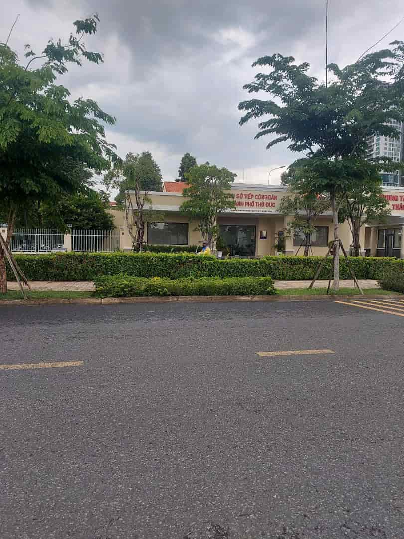 Bán nhà mặt tiền kinh doanh sầm uất,Lê Văn Thịnh,Thủ Đức, gần bệnh viện Lê Văn Thịnh  giá 10 tỷ.vui lòng gọi