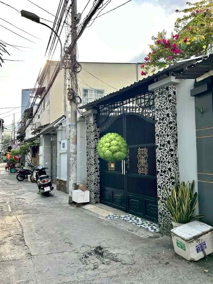 BÁN NHÀ QUẬN 4- 4 TẦNG- ĐƯỜNG TÔN THẤT THUYẾT- XE HƠI TỚI NHÀ- THÔNG RA XÓM CHIẾU, HOÀNG DIỆU