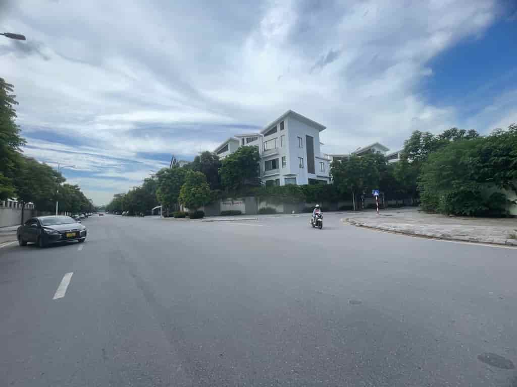 BÁN ĐẤT NGUYỄN VĂN CỪ, LONG BIÊN, 82m², MT 6m, Giá 11 tỷ, OTO VÀO ĐẤT