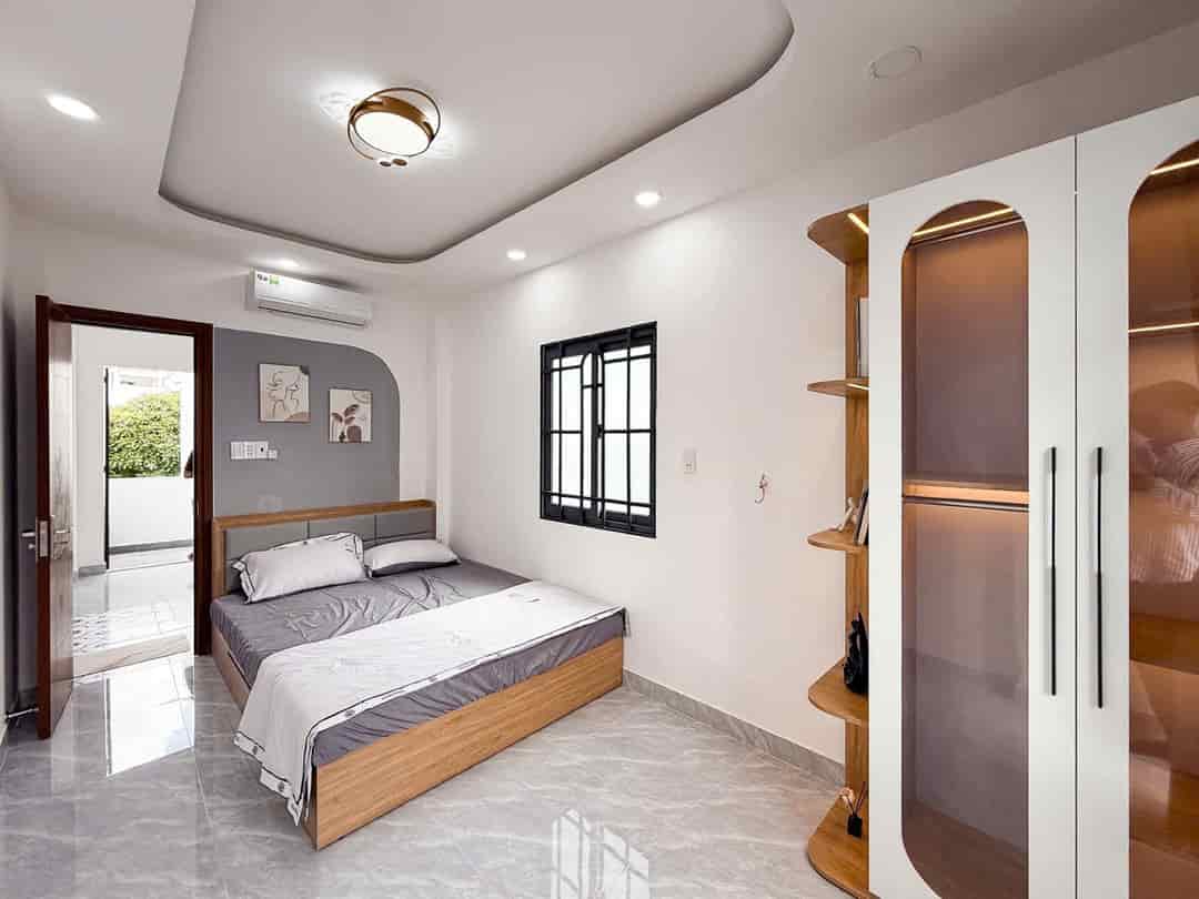 NGAY NGÃ TƯ PHÚ NHUẬN - 3.65 TỶ - 3 TẦNG - 2PN - 60m2 SD - CỰC HIẾM