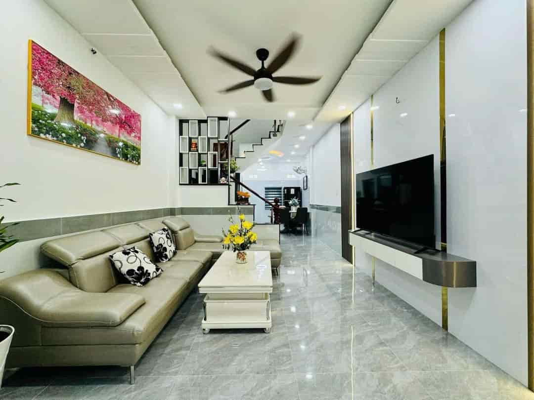 Kẹt vốn cần bán gấp nhà Nguyễn Văn Công P.3 Q. Gò Vấp DT: 46,6m2 Giá 2tỷ850