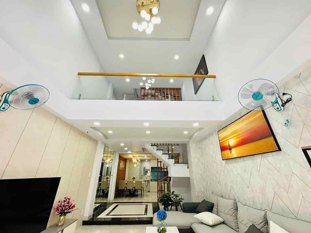 Kẹt vốn bán nhanh nhà Sư Vạn Hạnh P.12 Q.10 DT, 80,1m2 Giá, 4tỷ150tr