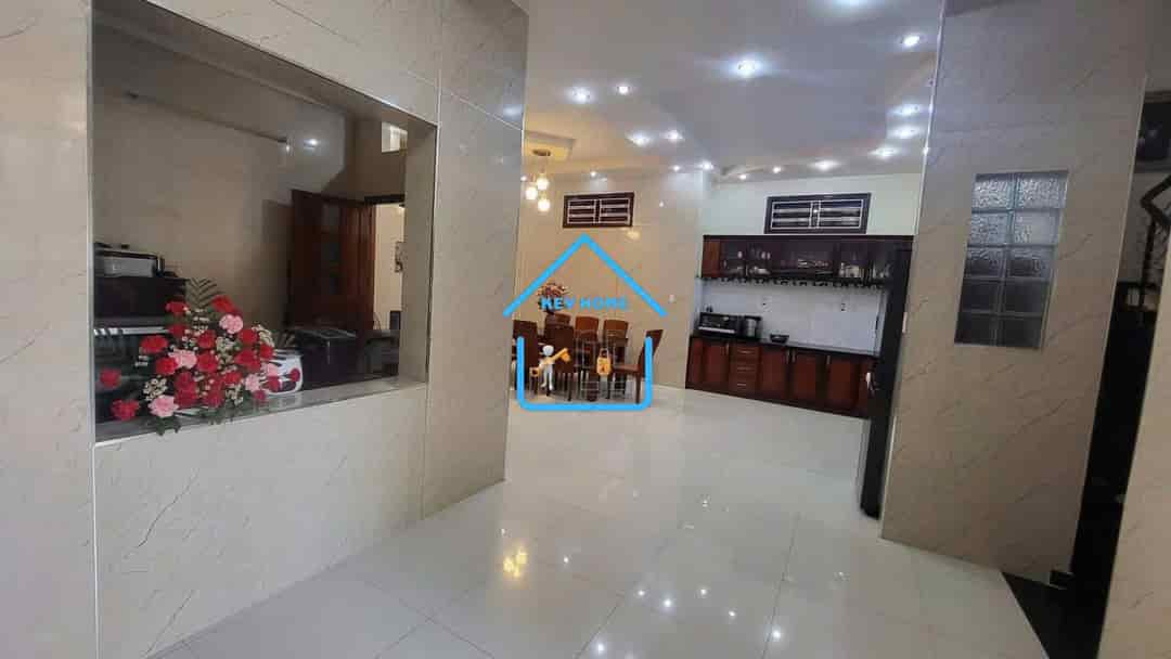 CHO THUÊ NHÀ 3.5 TẦNG – SÂN VƯỜN RỘNG – FULL NỘI THẤT CAO CẤP
