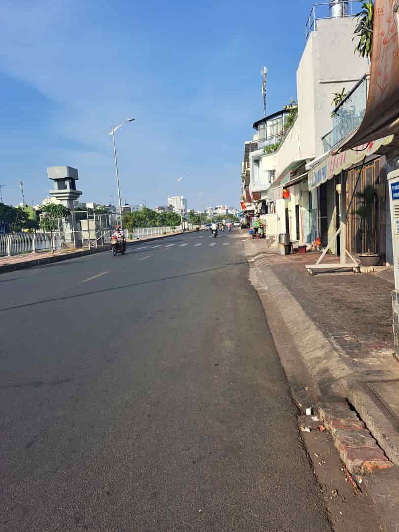 BÁN NHÀ MẶT TIỀN KINH DOANH BẾN BÌNH ĐÔNG Q8 QUA CÂY CẦU LÀ TỚI Q5