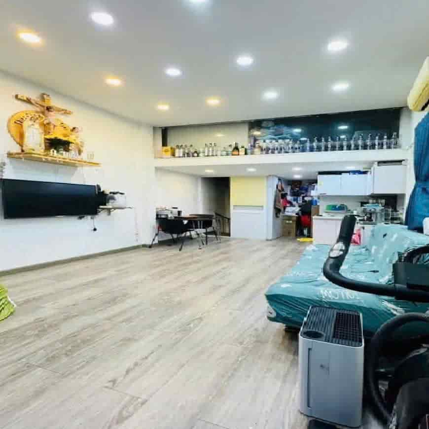 Bán nhà Hẻm xe hơi 7 mét Lạc Long Quân - Quận Tân Bình - DT 3.3 x 6.2 m - Giá 5.2 tỷ
