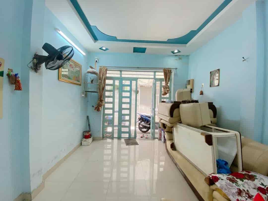 Bán nhà Gò Vấp, xe hơi đỗ cổng, sat mặt tiền Nguyễn Thái Sơn, 42M2 x 4 tầng, 5 PN, hơn 5 tỷ